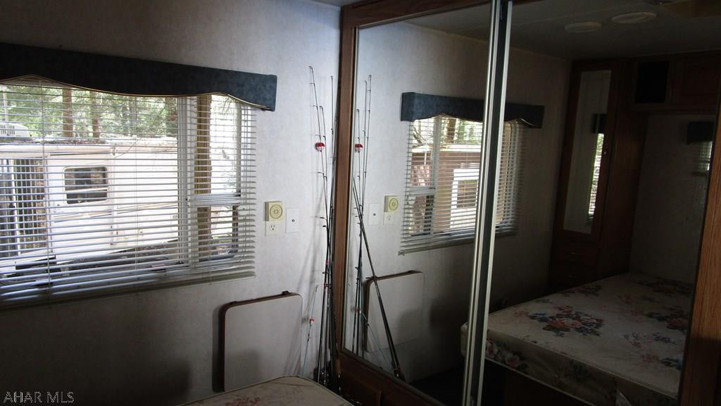 Glendale Yearound - Residential