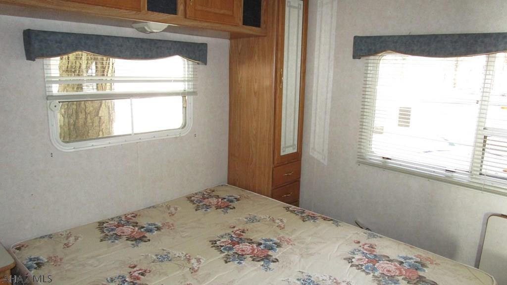 Glendale Yearound - Residential