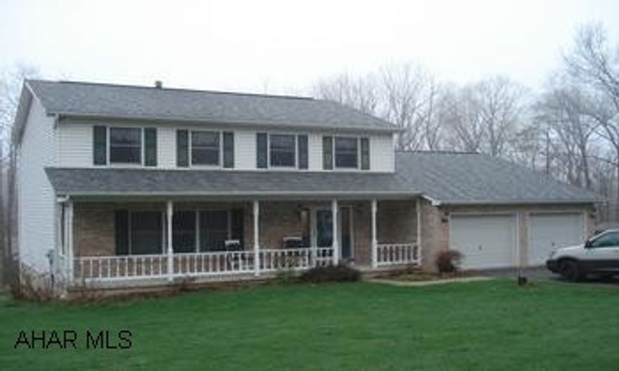 2 STORY BRICK & FRAME WITH 2 CAR ATTACHED GARAGE. QUALITY DEMPSIE BUILT TRADITIONAL COLONIAL 4 BEDROOM, 2.5 BATH WITH 2 CAR ATTACHED GARAGE. HARDWOOD IN LR & DR. BEAUTIFUL FIREPLACED  WALL IN FAM. RM. IMMEDIATE POSSESSION.