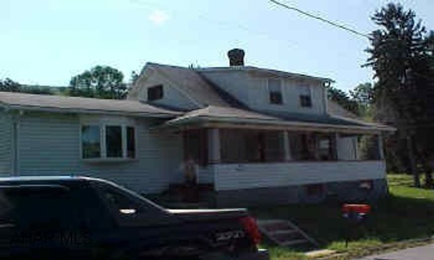 Cute Cape Cod, needs a little TLC, Cherry Kitchen, Property is a foreclosure, call for addendums, property is winterized - Off Street Parking. Cute Cape Cod, needs a little TLC, Cherry Kitchen, Property is a foreclosure, call for addendums, property is winterized - Off Street Parking.