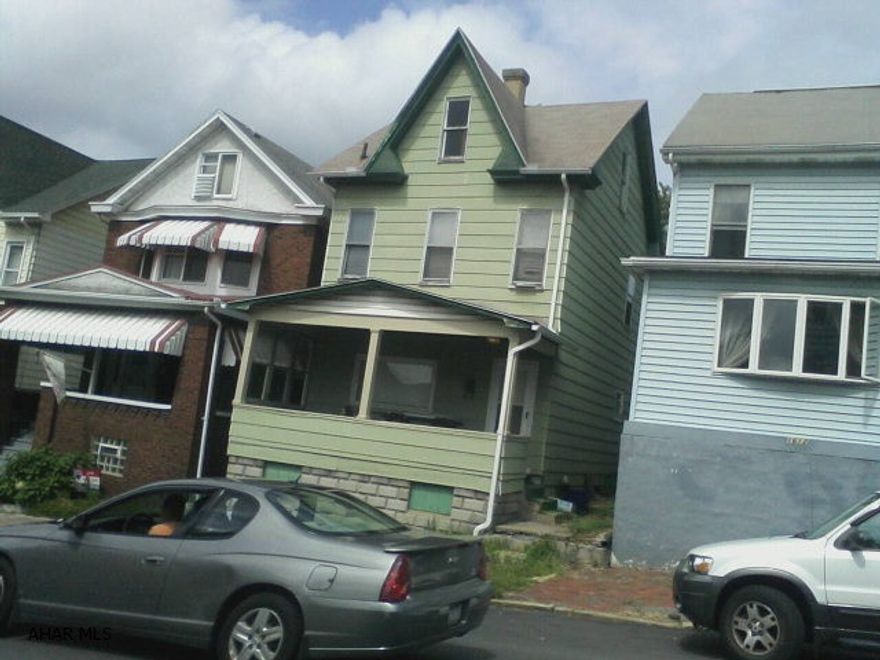 Two story home needs some TLC great first time buyer or investment.