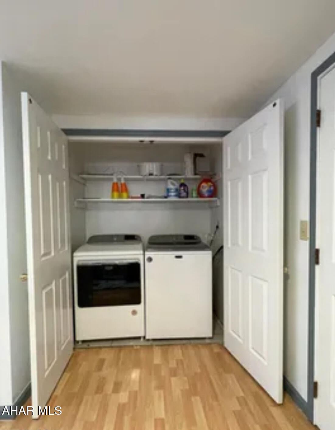 Glendale Yearound - Residential