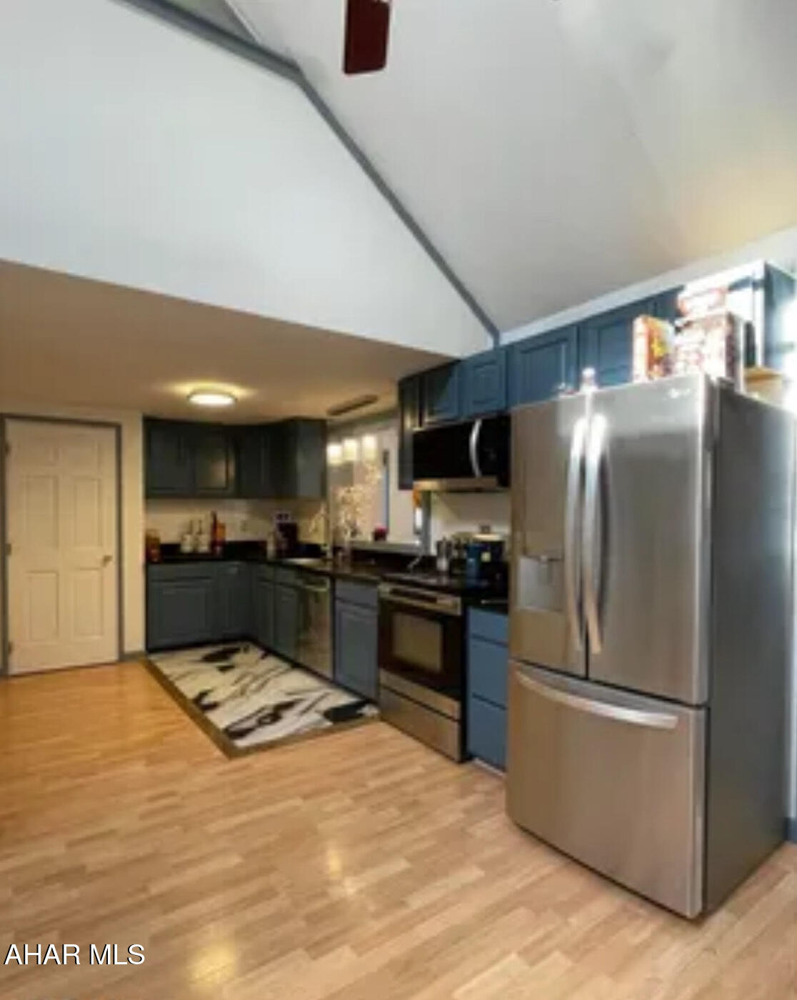 Glendale Yearound - Residential