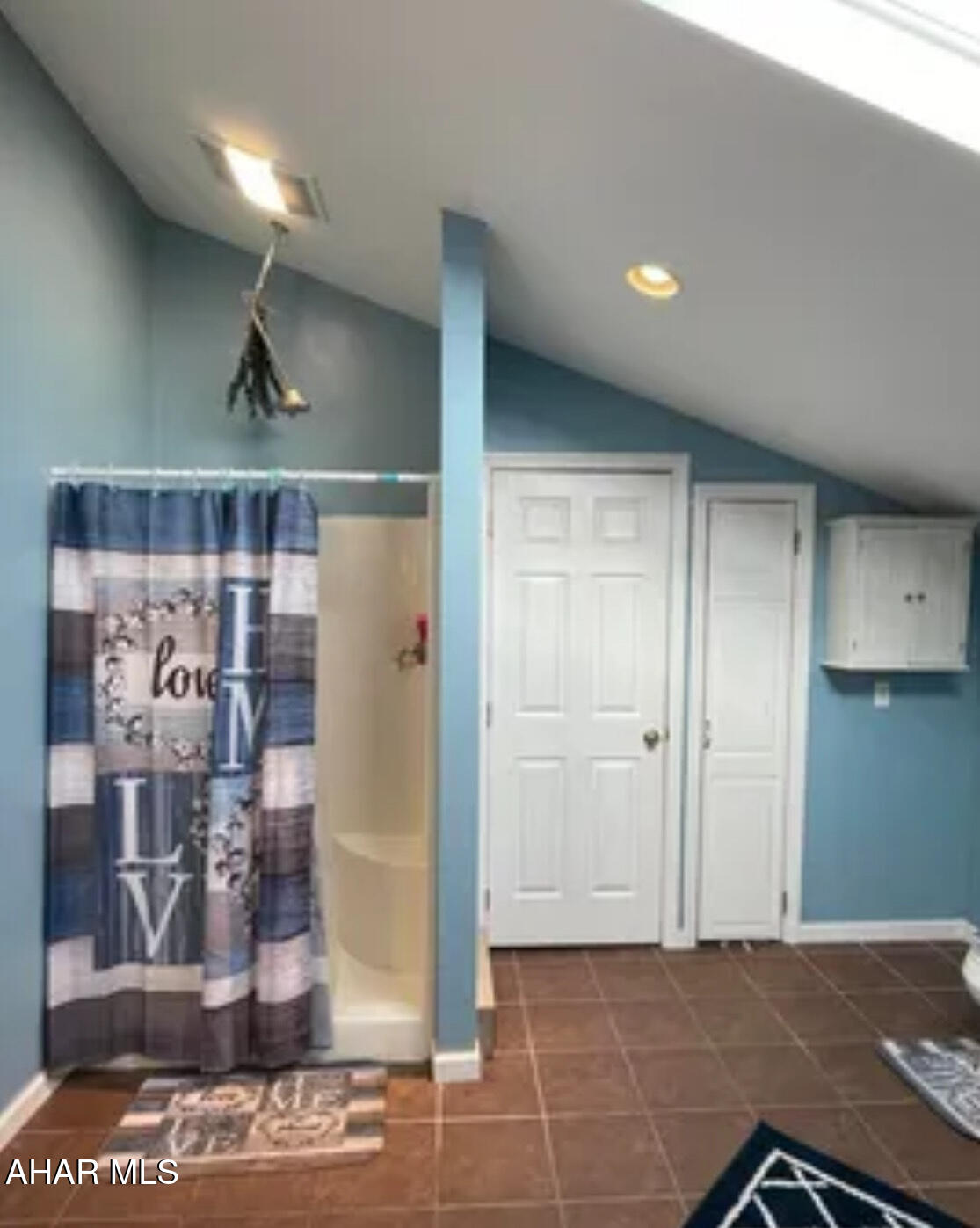 Glendale Yearound - Residential