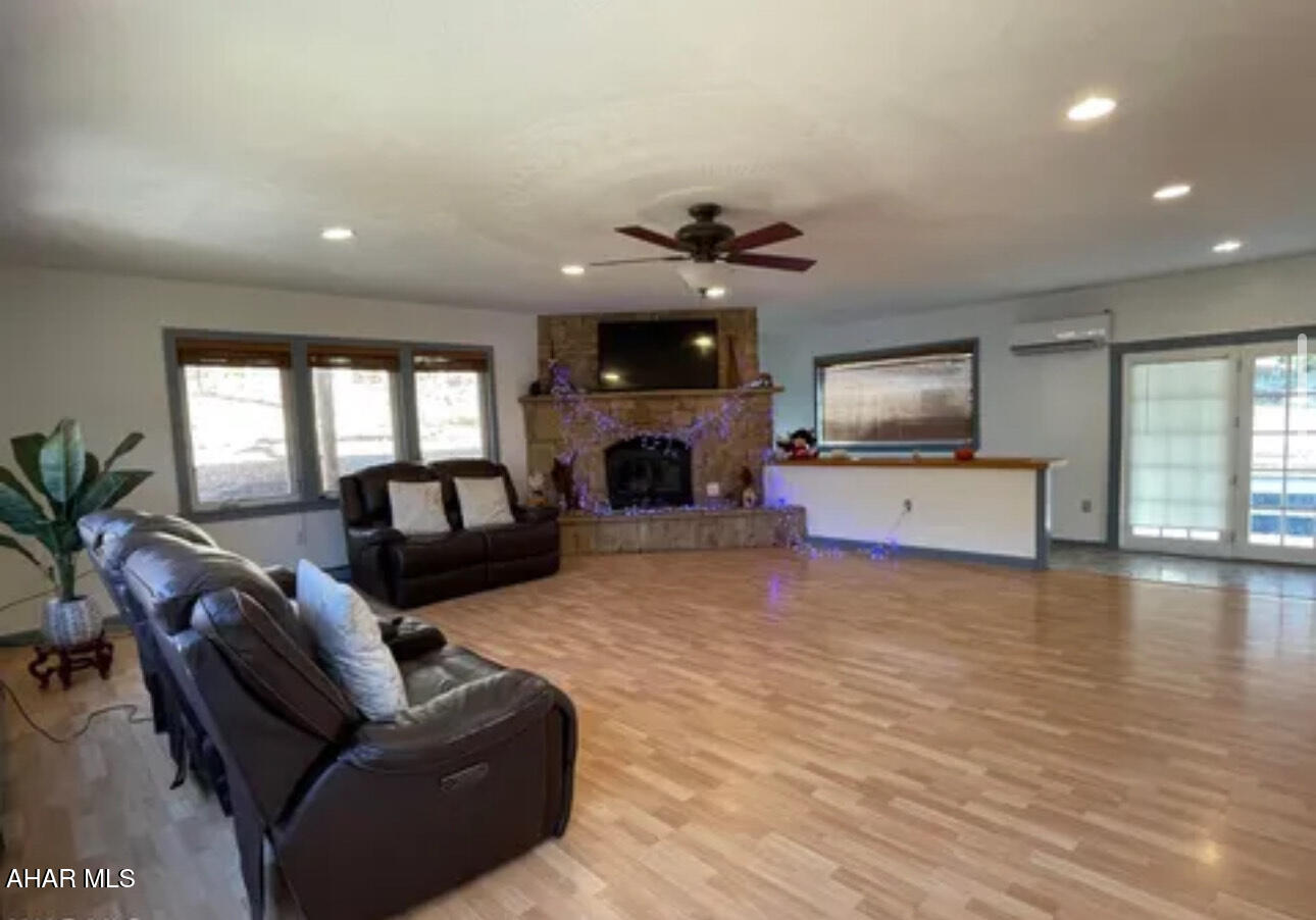 Glendale Yearound - Residential