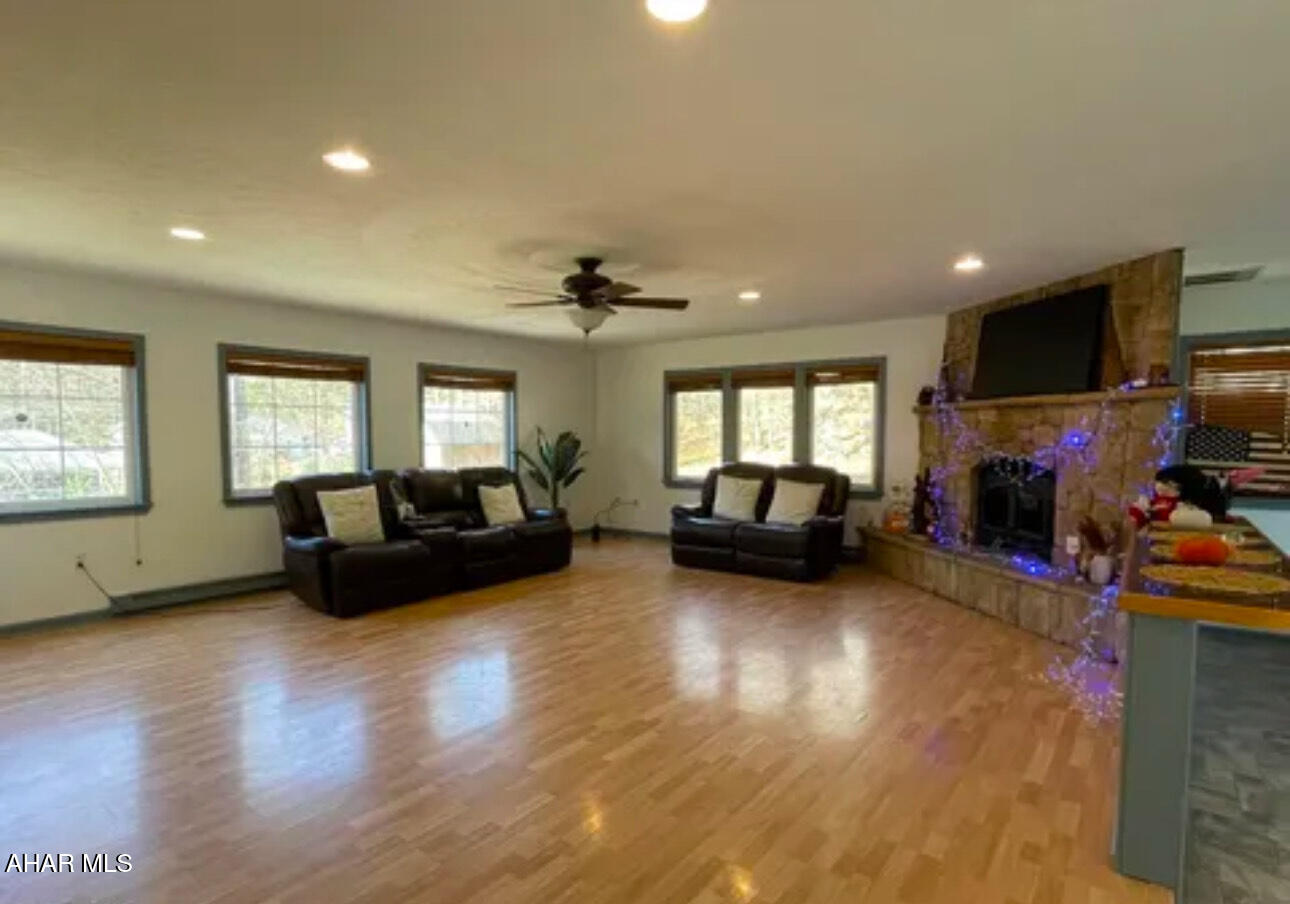 Glendale Yearound - Residential