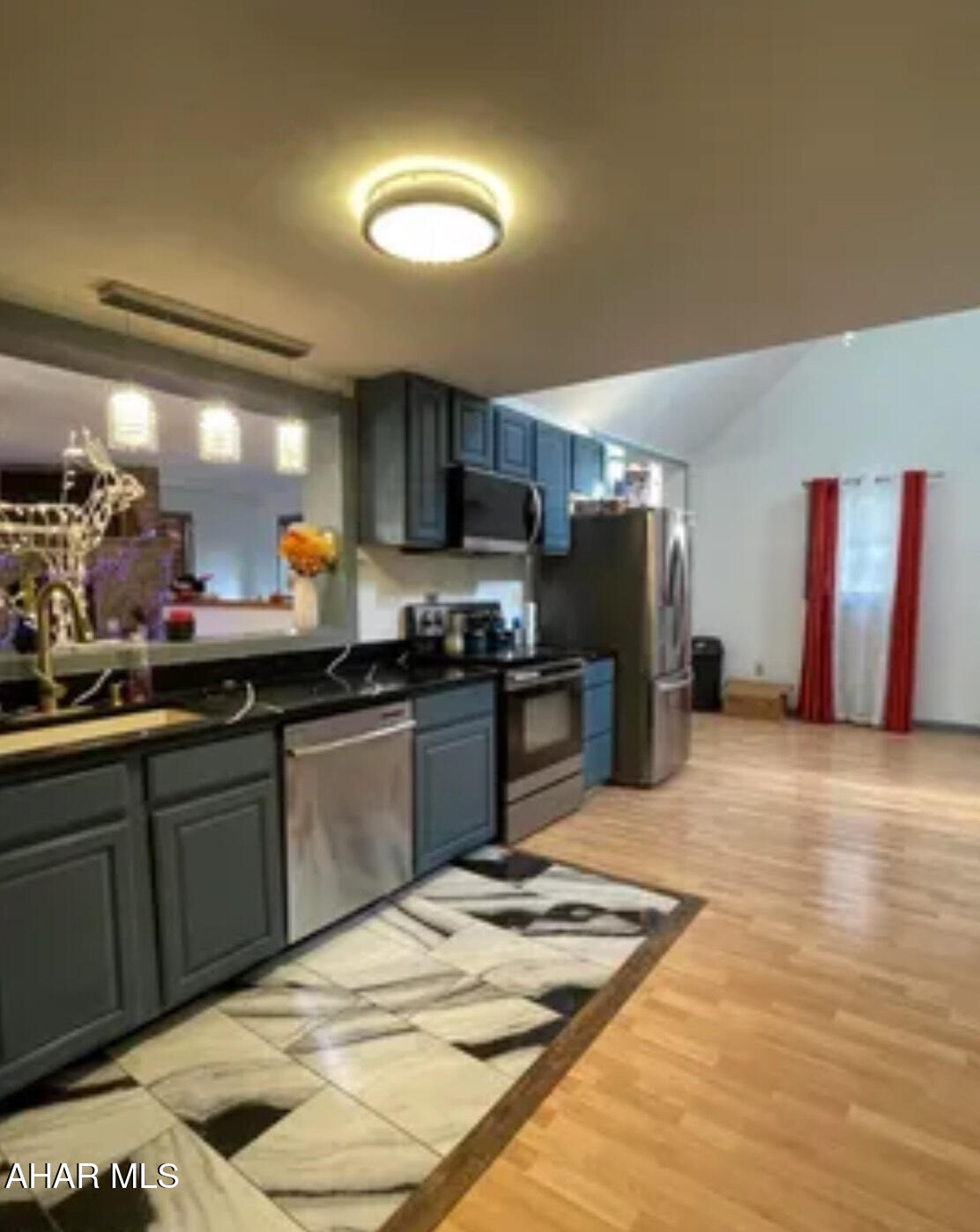 Glendale Yearound - Residential