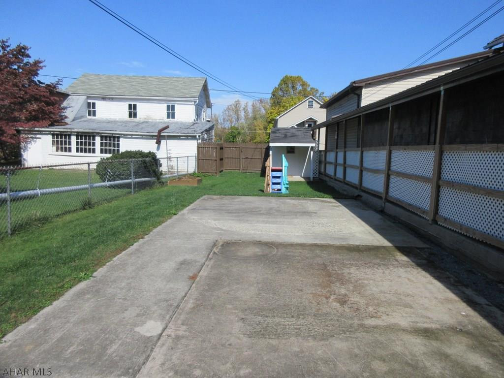 Unknown - Commercial Sale