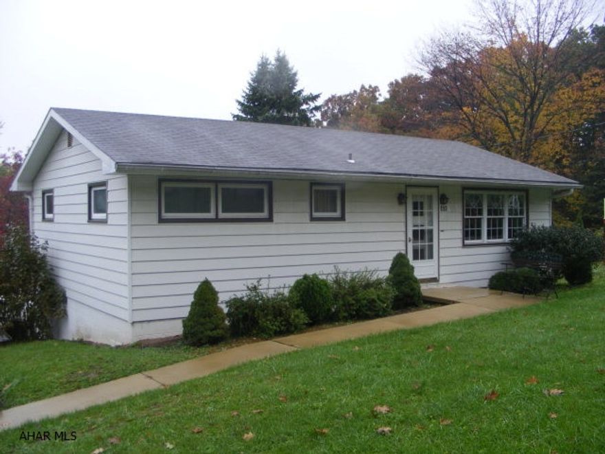 Ranch home with hardwood floors, newer insulated windows. Nice lot, 1 car integral garage.