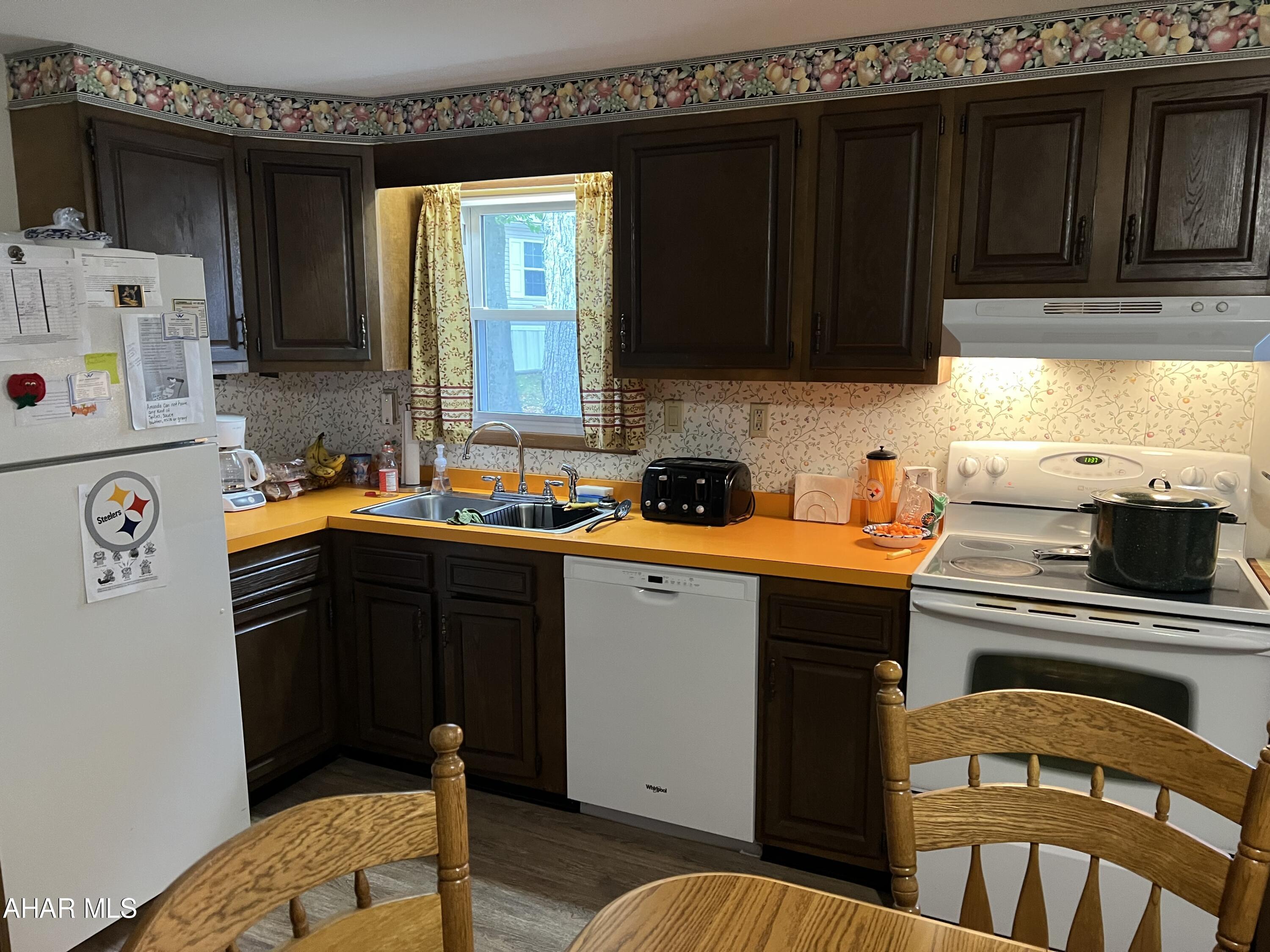 Laurel Woods - Residential