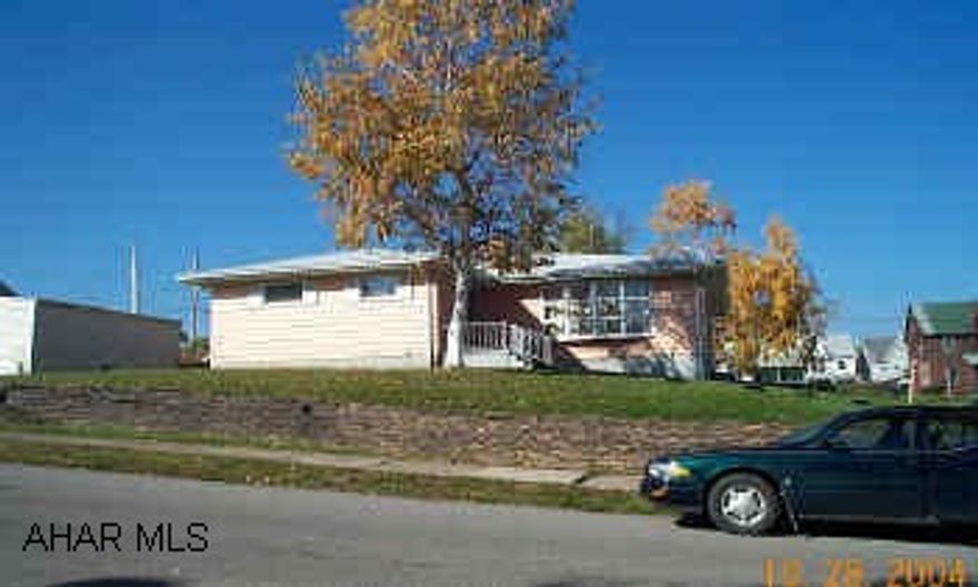 East End, 4 Bedroom-on huge lot- looks like Oak Hadnwood floors under carpet, Dishwasher does not work.