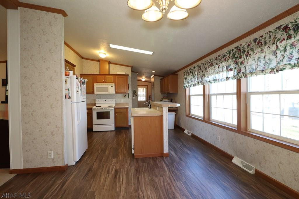 Laurel Woods - Residential