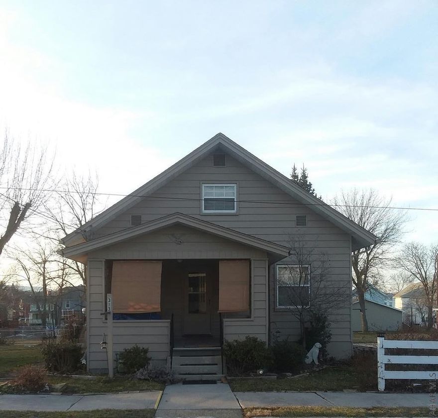 1 1/2 Story home in the borough of Hollidaysburg, 1st floor bedroom, living room, dining room, kitchen, bath, 2nd floor bedroom, garage and shed, screened in back porch. Call agent for showing, listed for $109,000.