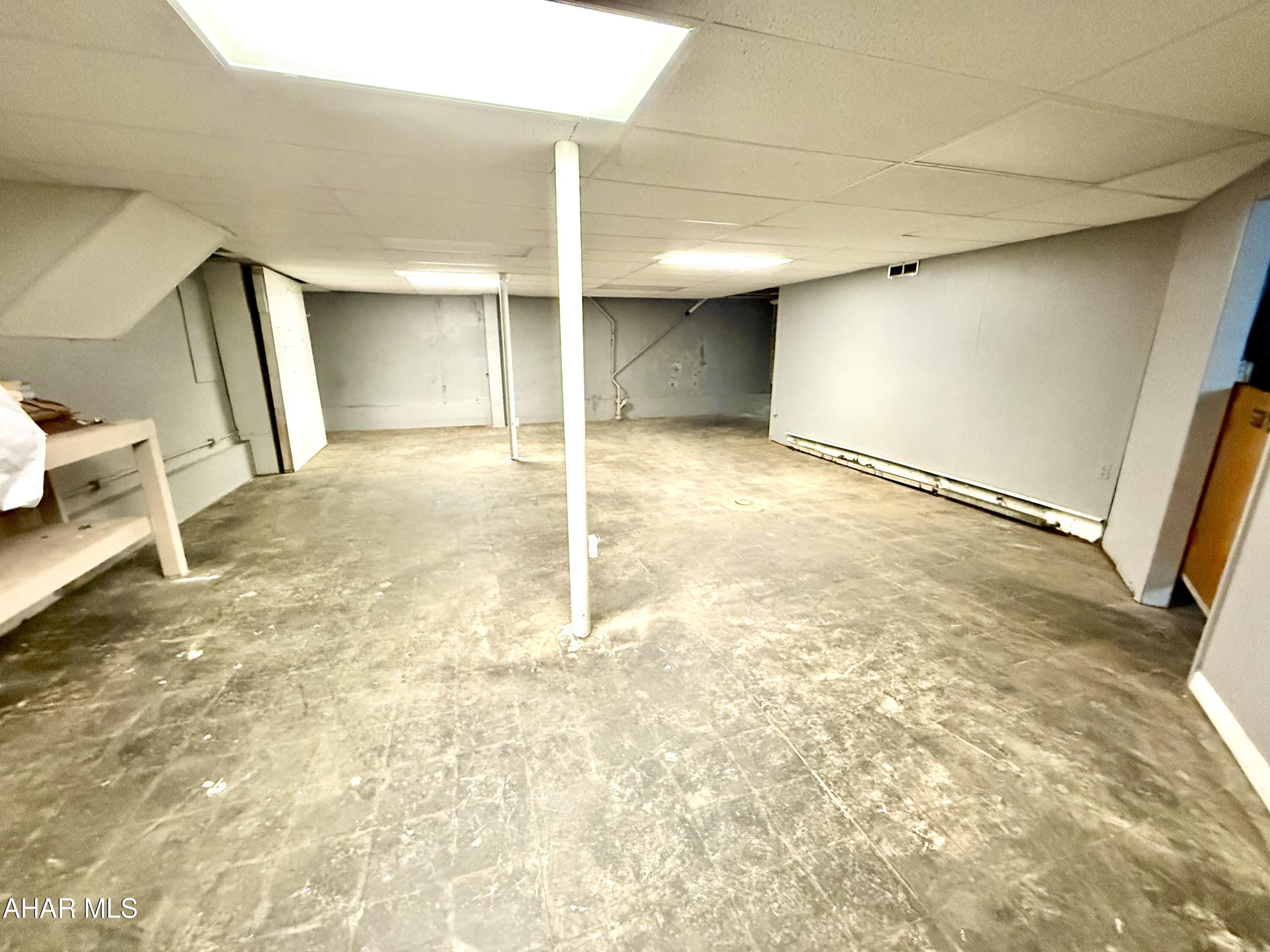 East End - Commercial Sale