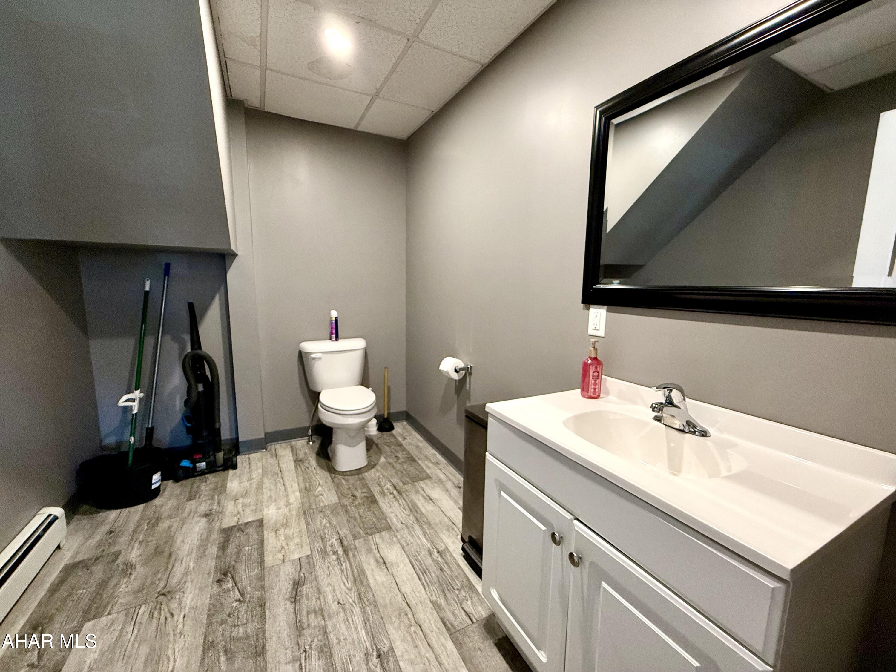 East End - Commercial Sale