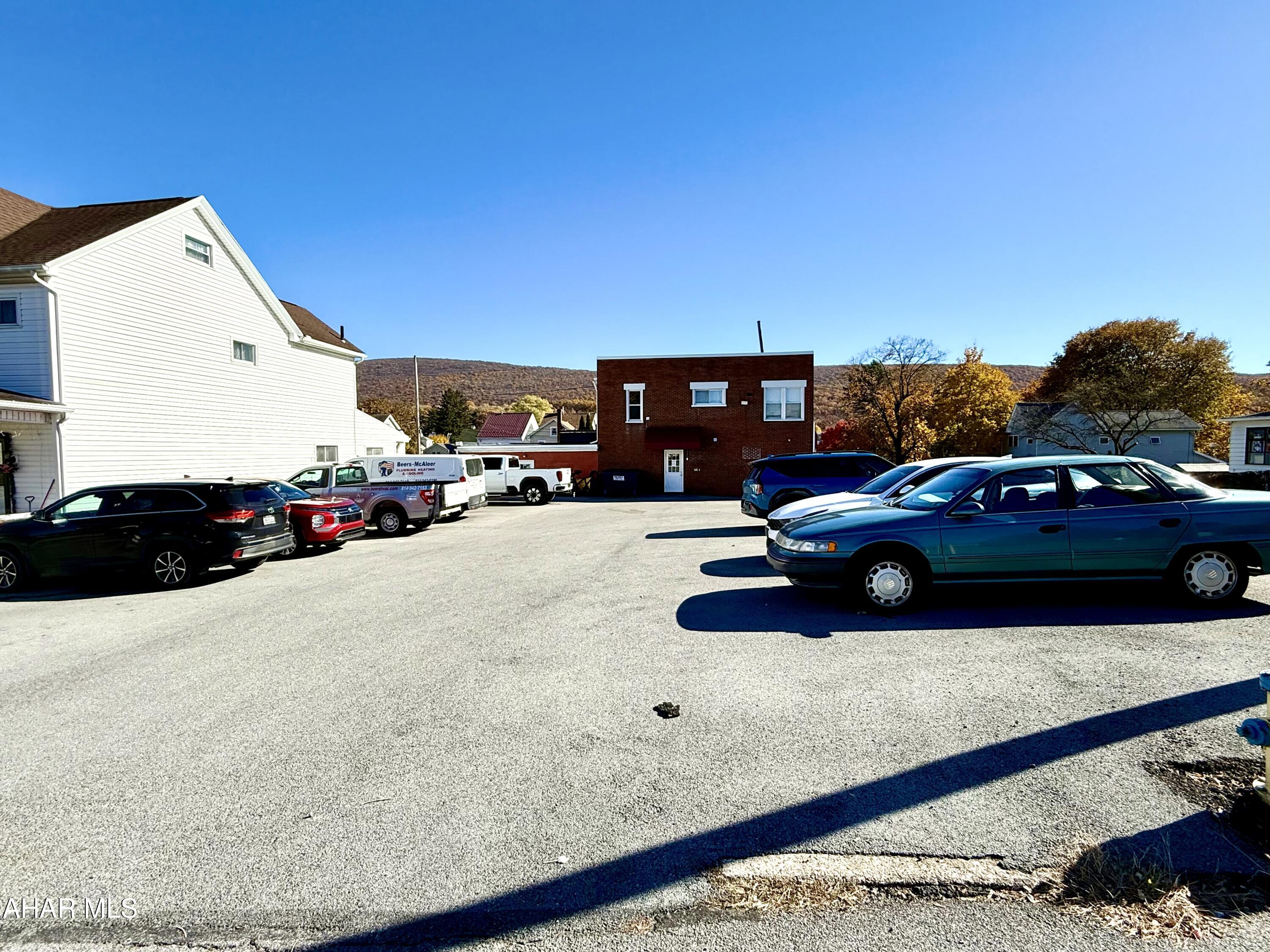 East End - Commercial Sale