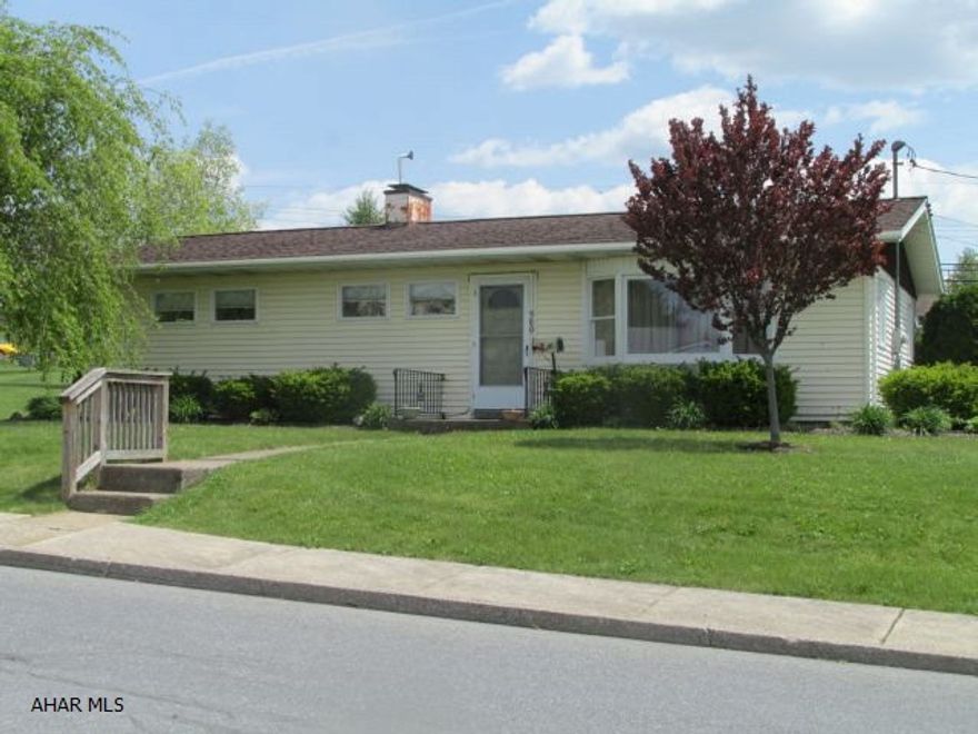 Great Step-Saver Ranch-Perfect for Newlyweds or Retirees-Cute!! Pre-fab home on slab. Super location. Walk to church, grocery, restaurants, shopping & dr's appts. Newer ins. windows, patio, heated breezeway, central air, shed, 2 car garage. (Carpets cleaned and BR door replaced.)
