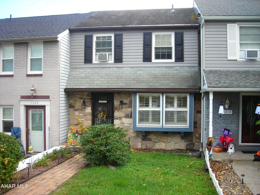 Very well cared for townhouse located in a very desirable Penn Farms area. Move-in ready, rear off street parking, lower level great for entertaining, lots of closet space.  Priced to sell quickly - motivated seller.