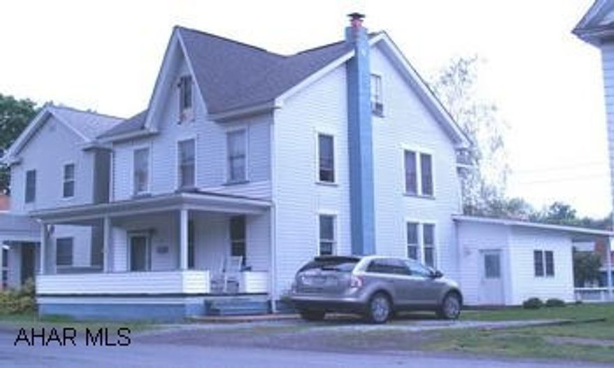 Perfect for the growing family! This 4 bedroom, 1.75 bath home has a large kitchen w/breakfast bar, spacious rooms, & is in the Bellwood school district. Quiet neighborhood! Call Scott Auker 931-9801. Perfect for the growing family! This 4 bedroom, 1.75 bath home has a large kitchen w/breakfast bar, spacious rooms, & is in the Bellwood school district. Quiet neighborhood! Call Scott Auker 931-9801.