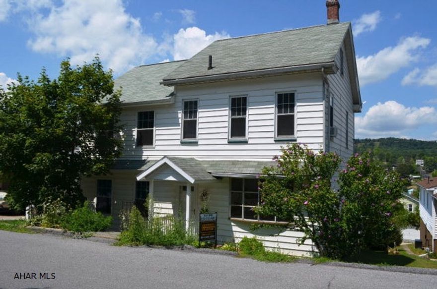 5 BEDROOMS! Make Offer! Nice large rear deck off of the Kitchen.  Move-in condition!