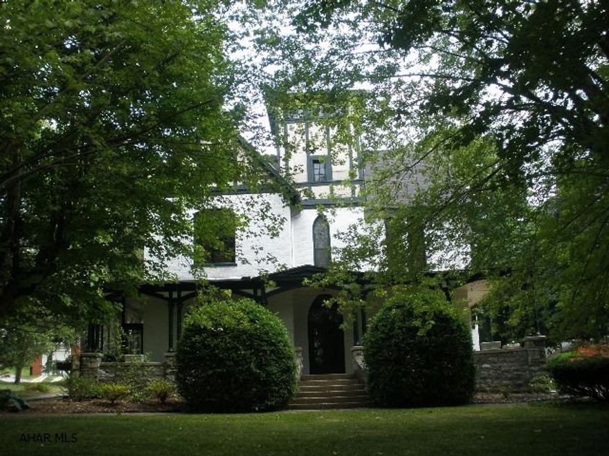 Property is being sold in AS IS condition. This is a Fannie Mae HomePath property.  Purchase this property for as little as 3% down. This property is approved for HomePath Renovation Mortgage Financing. Fannie Mae is offering up to a 3.5% incentive for buyers who purchase and close on a HomePath property by October 31, 2011. Must request with initial offer and the buyer must reside in the home as their primary residence - auction, pool and investor sales are excluded.