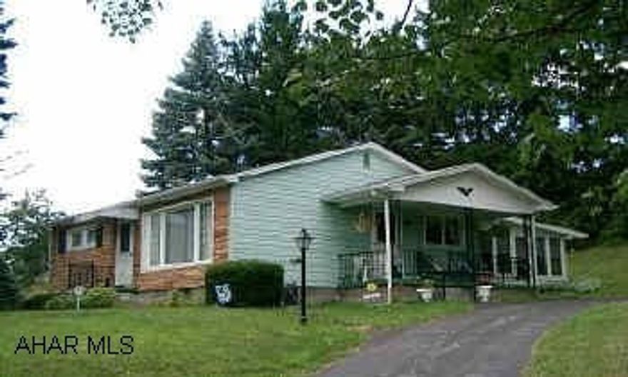 1 STORY RANCH HOME. BEAUTIFULLY KEPT. ONE OWNER. BUILT IN 1955. THIS PROPERTY INCLUDES A 110X100 LOT ACROSS THE HIGHWAY WITH A TWO CAR GARAGE. 3-11 P. 25-2.