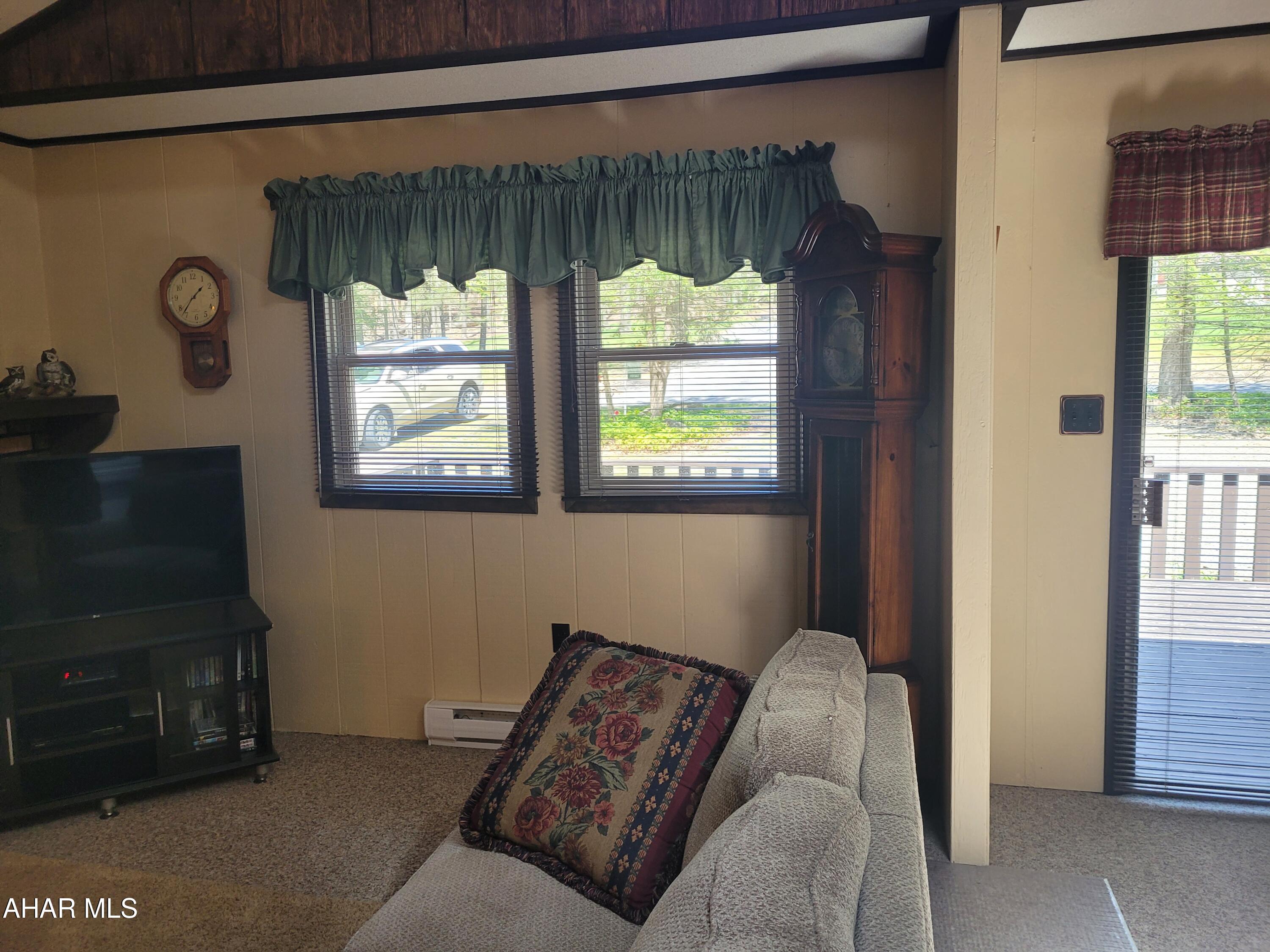 Glendale Yearound - Residential