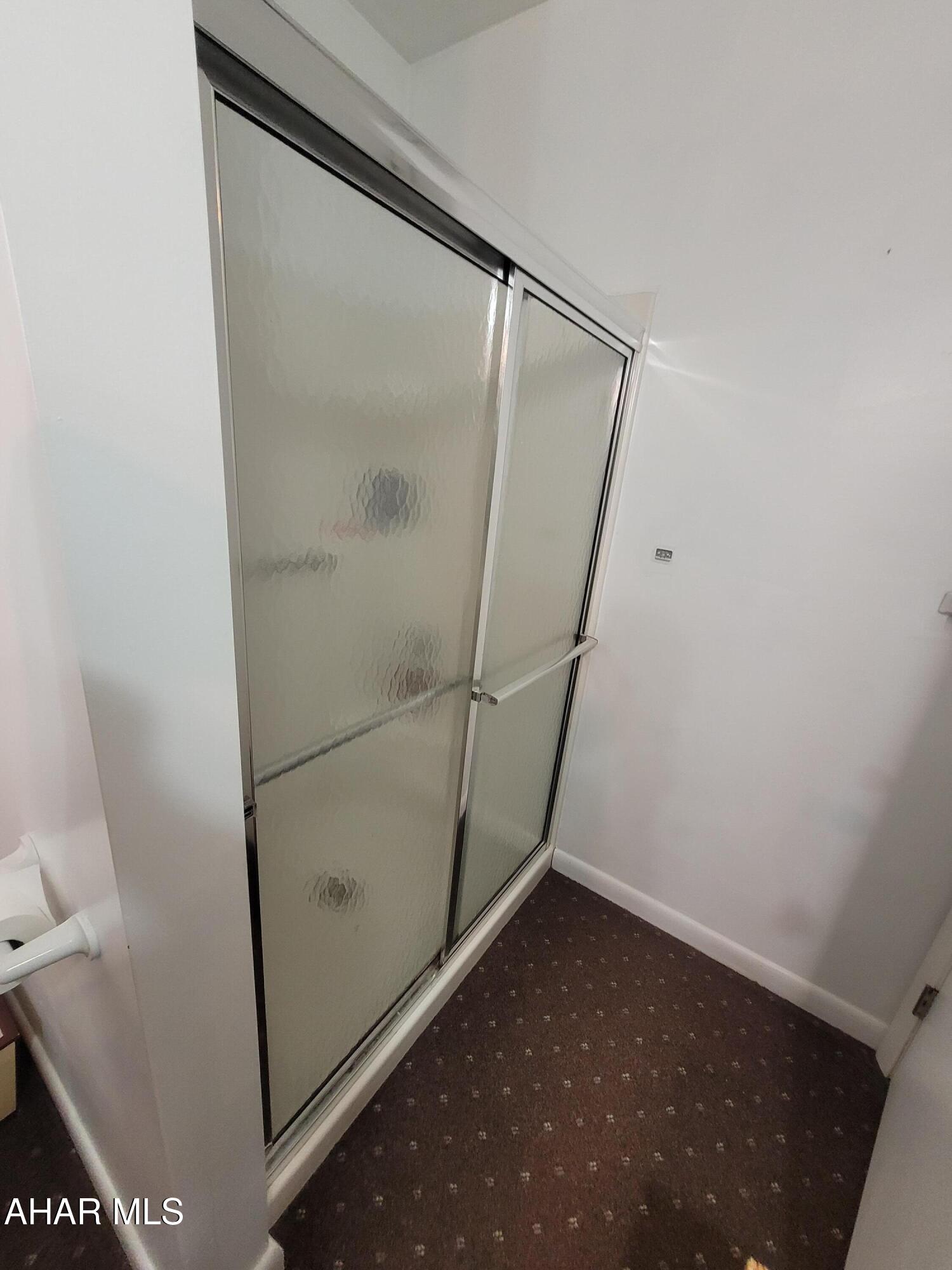 Glendale Yearound - Residential