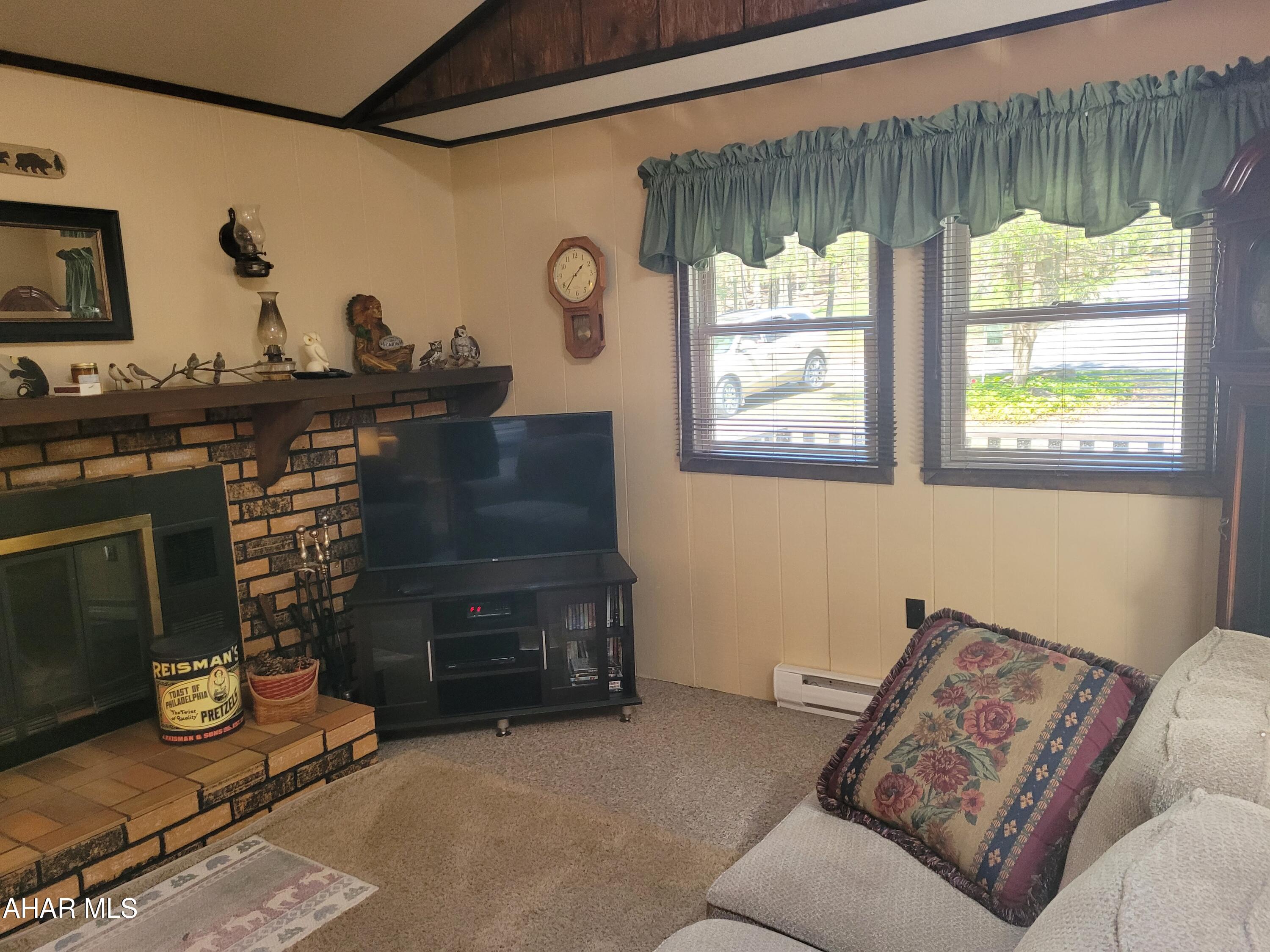 Glendale Yearound - Residential