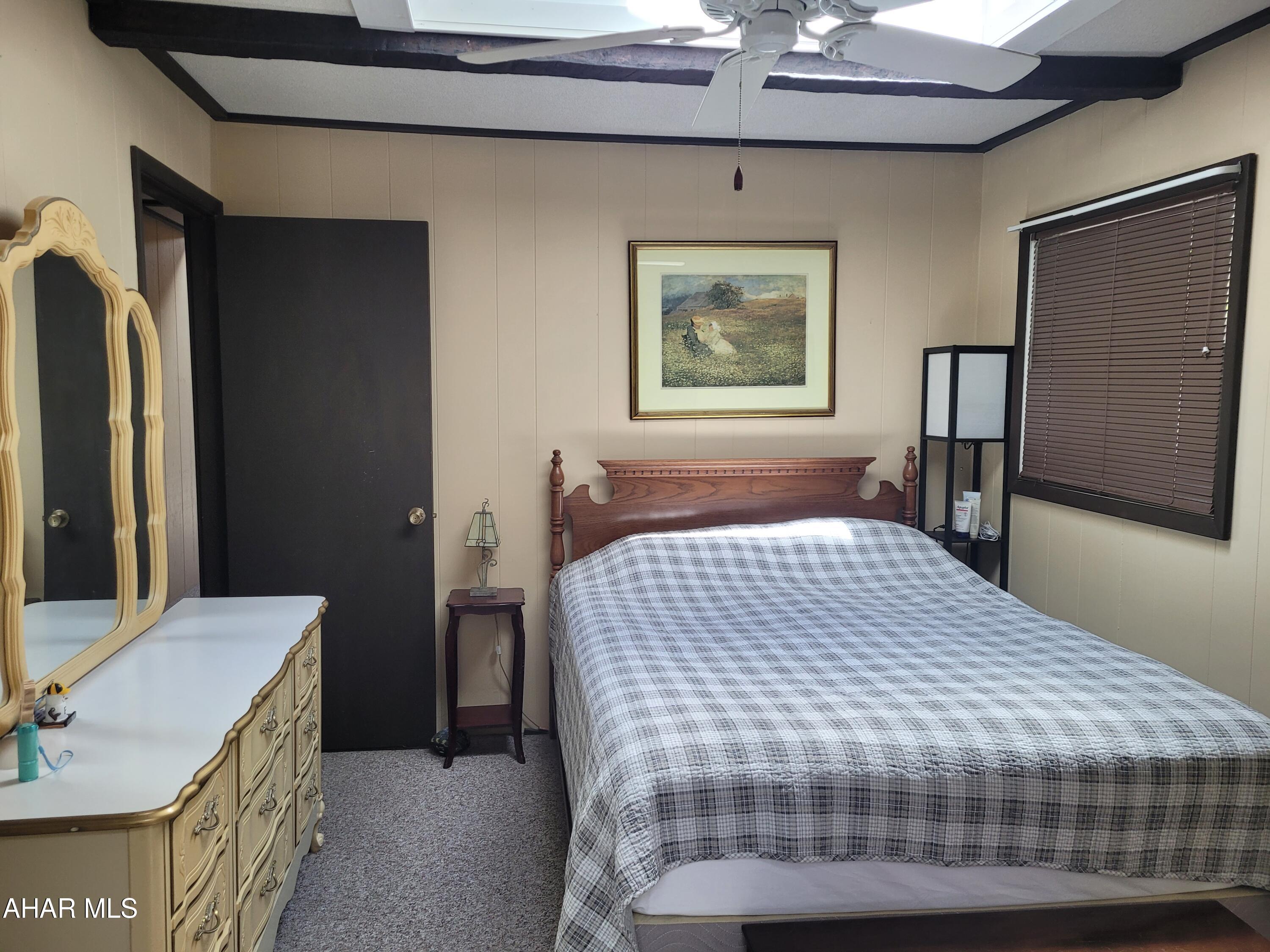 Glendale Yearound - Residential