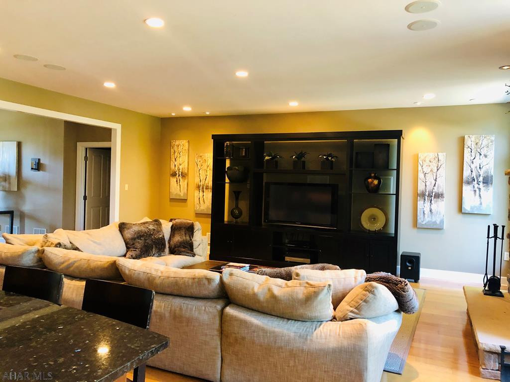 Castle Farm - Residential