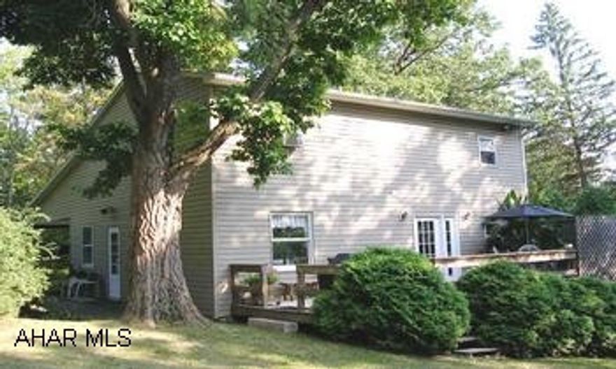 1 ACRE IN THE HEART OF SYLVAN HILLS TOTALLY PRIVATE. NEW KITCHEN, FIRST FLOOR BED AND BATH. LARGE DECK. 30X48 DETACHED GARAGE. LOW UTILITIES. 1 ACRE IN THE HEART OF SYLVAN HILLS TOTALLY PRIVATE. NEW KITCHEN, FIRST FLOOR BED AND BATH. LARGE DECK. 30X48 DETACHED GARAGE. LOW UTILITIES.