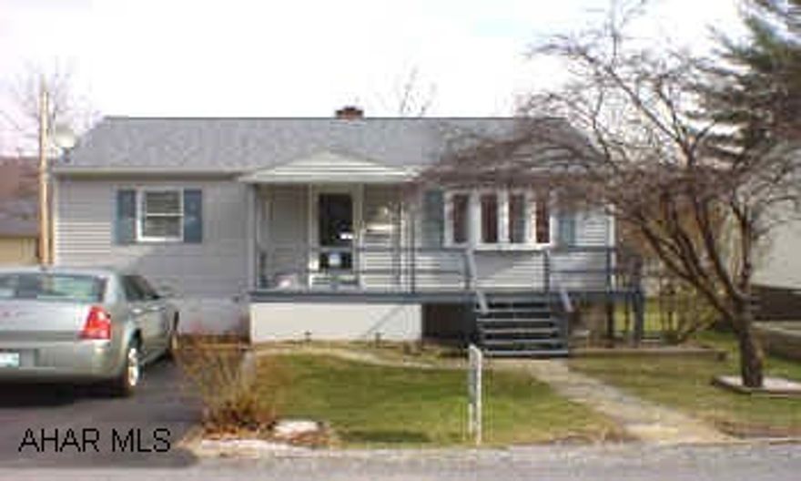 Please do not let cat out! Beautifully decorated 2-3 bedroom home with hardwood floors, central air, newer oak kitchen, gas fireplace, finished lower level. Must see inside. Great home in quiet neighborhood. Furnace and fireplace cleaned October 2005. Average gas bill $130.