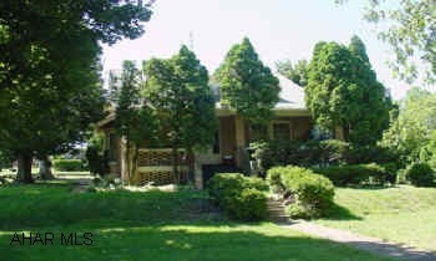 36 S FROM  ROARING SRRING TO BLINKING AT SMITH TRANSPORT MAKE  R GO TO STOP MAKE  R. HOUSE IS 2ND ON L Cozy 1 &1/2 story brick ,3bedrooms, 2 full baths on 1st floor,2 one car garages..A MUST SEE