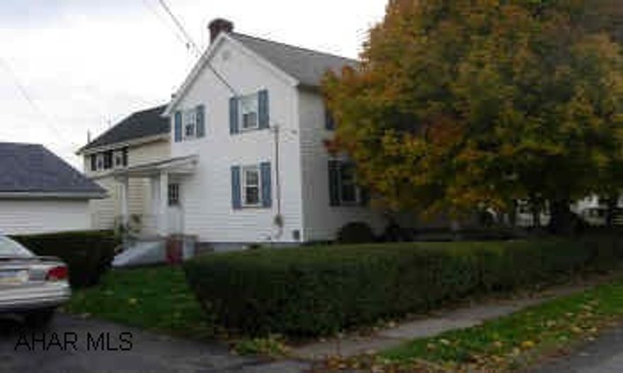 TOYTOWN. NICE CLEAN 2 BR, WELL MAINTAINED. ALL APPLIANCES INCLUDED. LARGE CORNER LOT. CALL CRYSTAL 931-2470. HOME WARRANTY INCLUDED.  TOYTOWN. NICE CLEAN 2 BR, WELL MAINTAINED. ALL APPLIANCES INCLUDED. LARGE CORNER LOT. CALL CRYSTAL 931-2470. HOME WARRANTY INCLUDED.