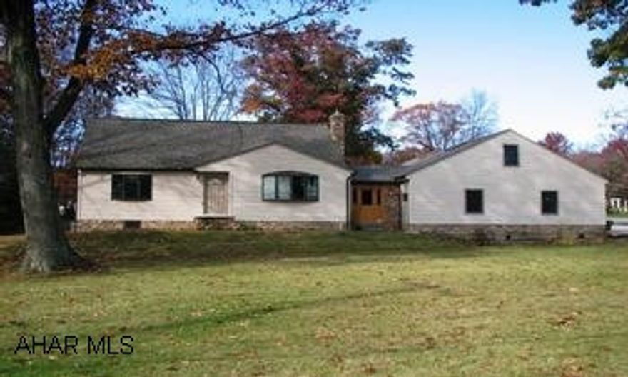 4 BED, 3 BATHS WITH CERAMICS AND HARDWOODS. BEAUTIFUL MATURE CORNER LOT, BASEMENT WALKOUT INSTALLED INTO DECK. 40X12 BONUS ROOM ABOVE GARAGE WITH SKYLIGHTS. GARAGE IS 40X36 WITH OVERSIZED DOORS. SURVEY AND LIST OF IMPROVEMENTS ON FILE. 4 BED, 3 BATHS WITH CERAMICS AND HARDWOODS. BEAUTIFUL MATURE CORNER LOT, BASEMENT WALKOUT INSTALLED INTO DECK. 40X12 BONUS ROOM ABOVE GARAGE WITH SKYLIGHTS. GARAGE IS 40X36 WITH OVERSIZED DOORS. SURVEY AND LIST OF IMPROVEMENTS ON FILE. ADDITIONAL ITEMS FOR SALE. SEE LISTING AGENT.