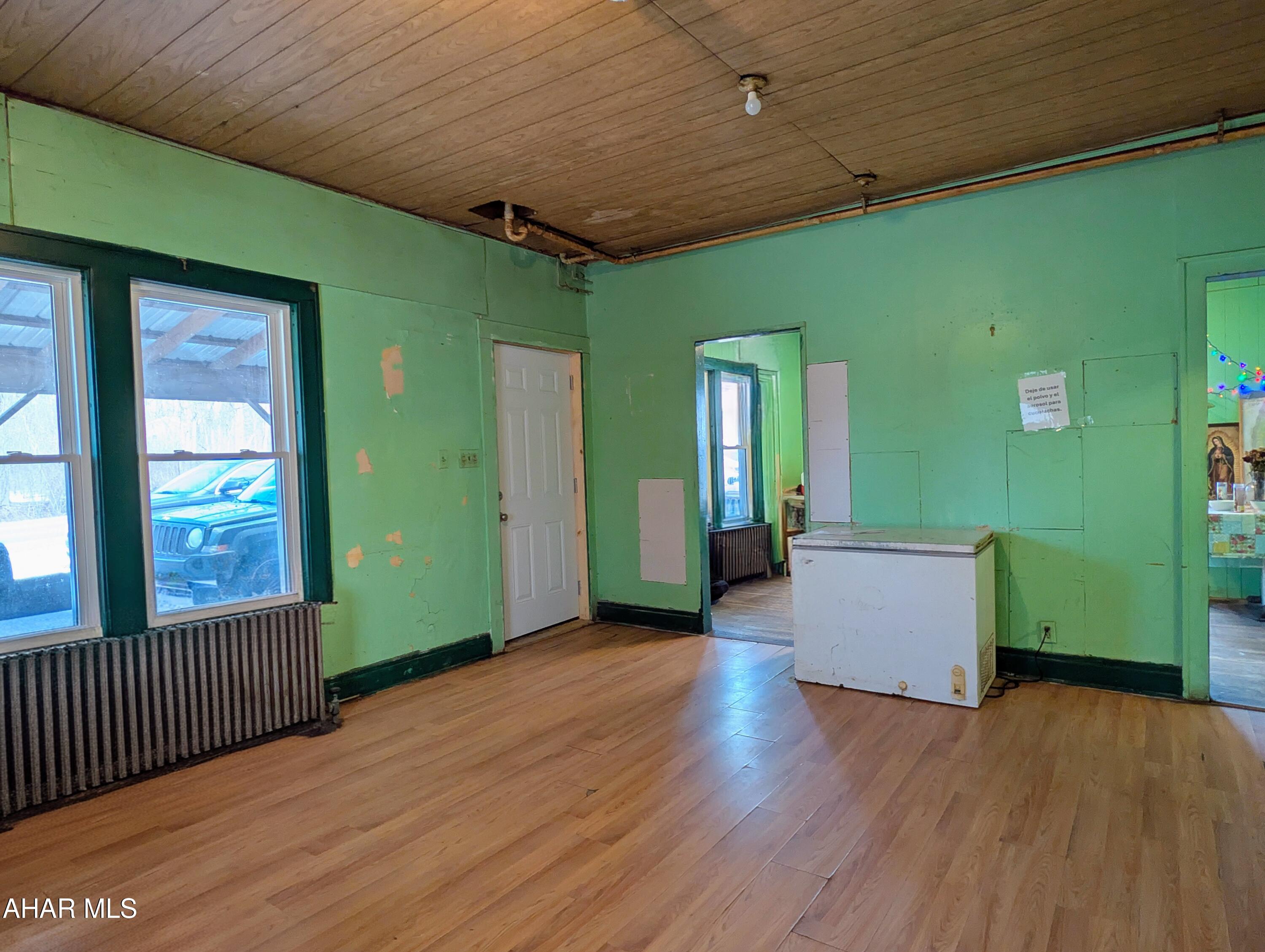 Unknown - Commercial Sale