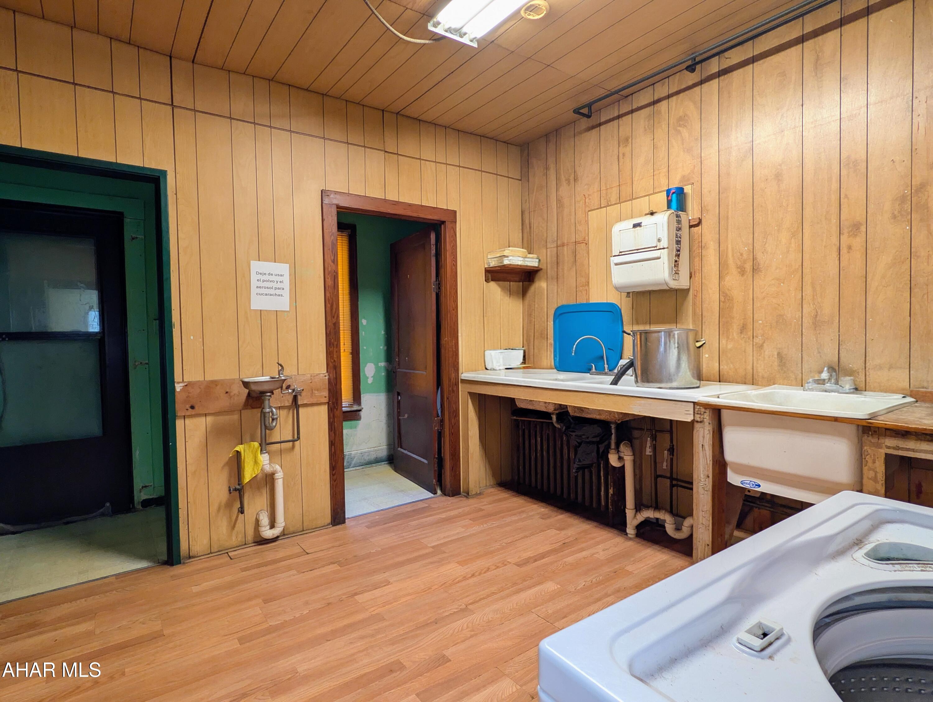 Unknown - Commercial Sale