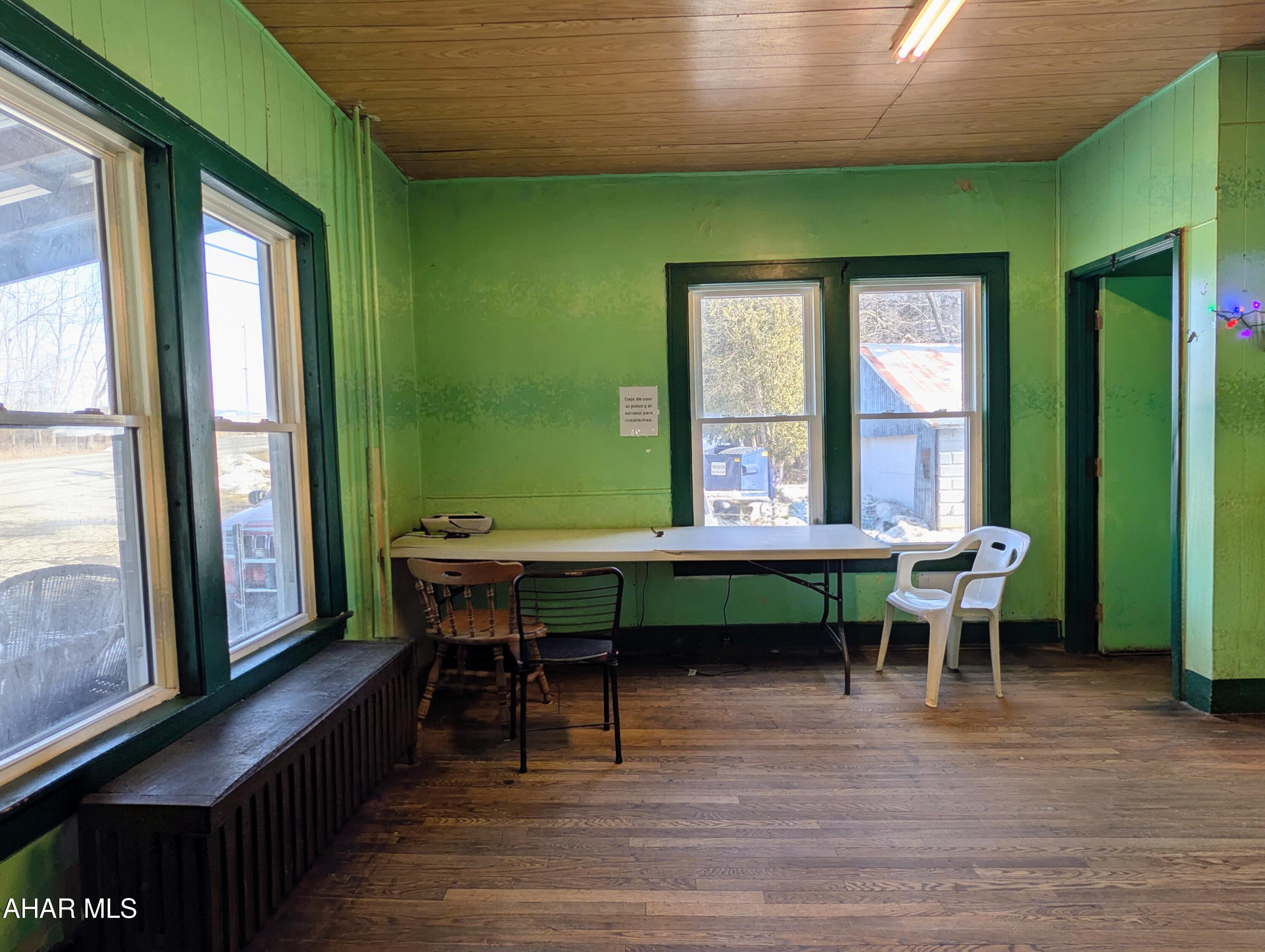 Unknown - Commercial Sale