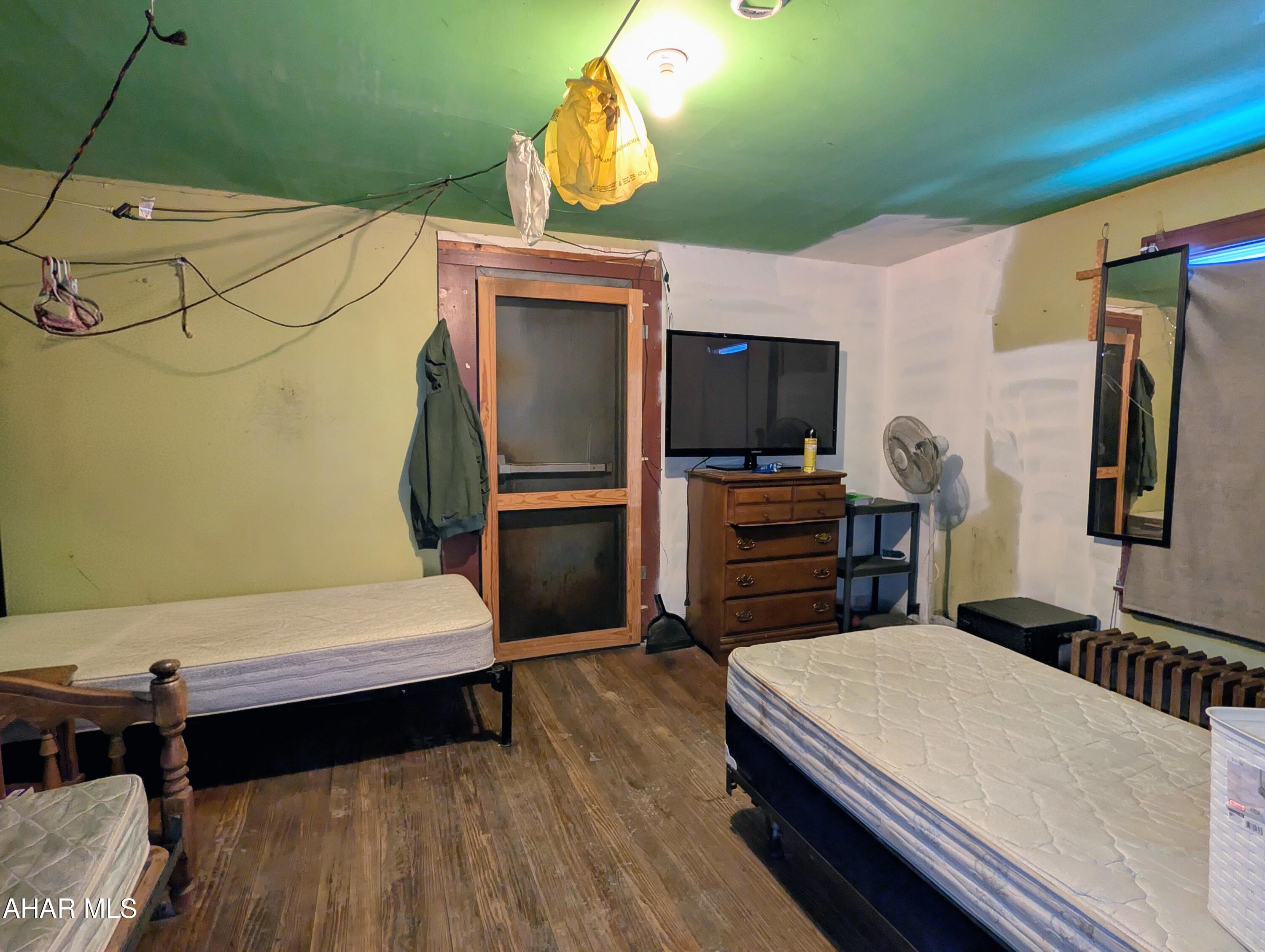 Unknown - Commercial Sale