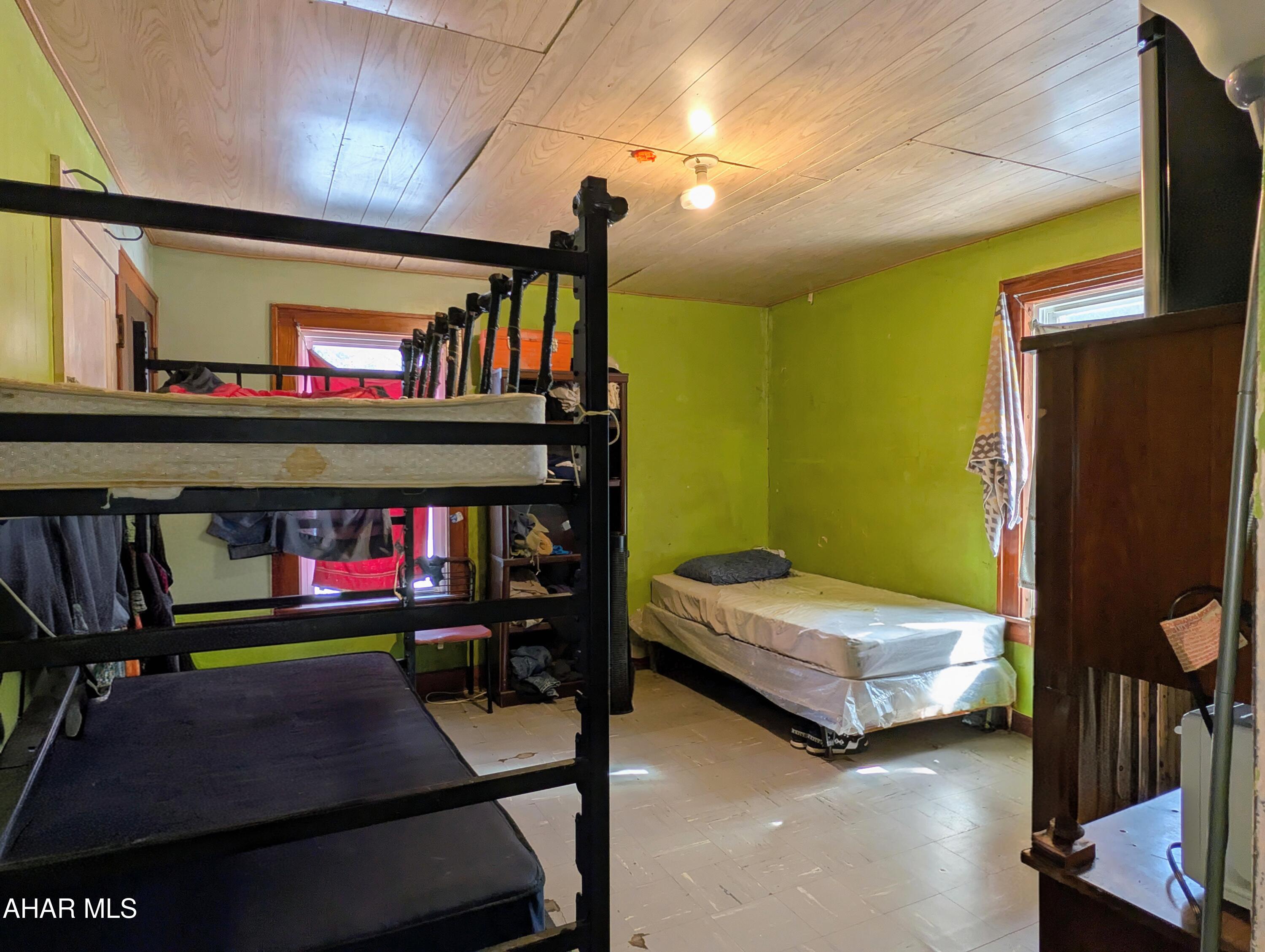 Unknown - Commercial Sale