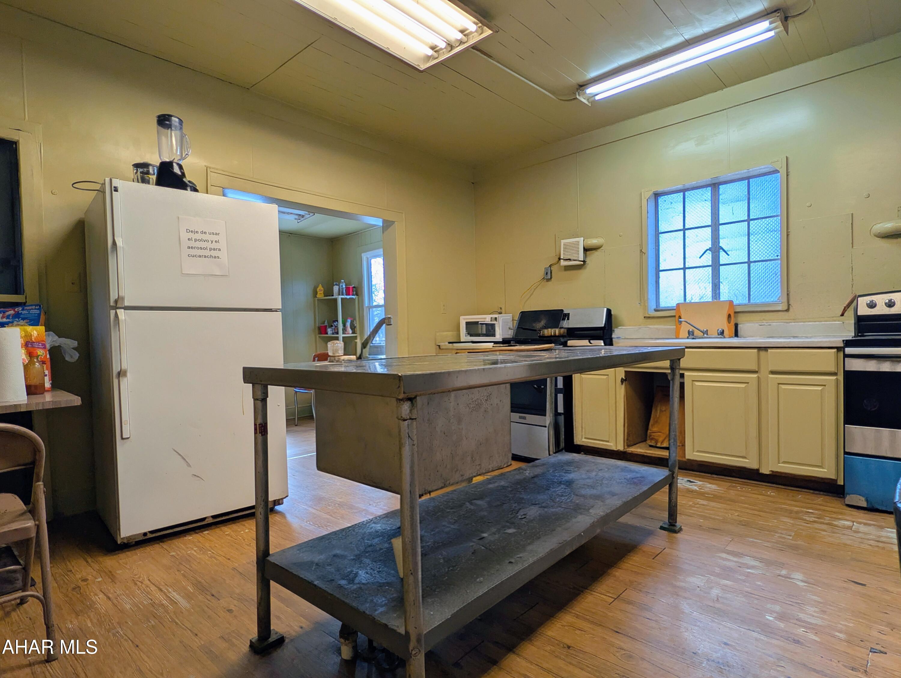 Unknown - Commercial Sale