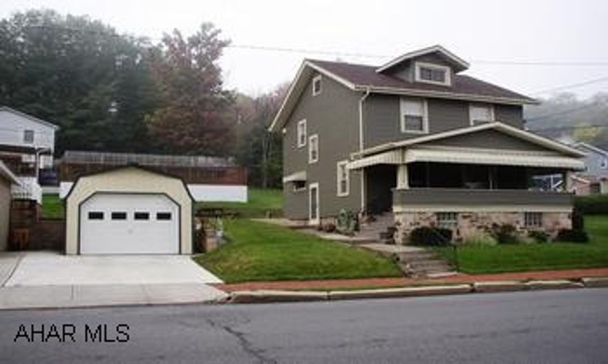 FAIRVIEW AREA-IMMACULATE 3 BR IN CONVENIENT AREA. FEATURES NEWER FURNACE, WINDOWS, CENTRAL A/C AND SIDING. FIRST FLOOR DEN LEADS OUT TO PRIVATE PATIO. FAIRVIEW AREA-IMMACULATE 3 BR IN CONVENIENT AREA. FEATURES NEWER FURNACE, WINDOWS, CENTRAL A/C AND SIDING. FIRST FLOOR DEN LEADS OUT TO PRIVATE PATIO.