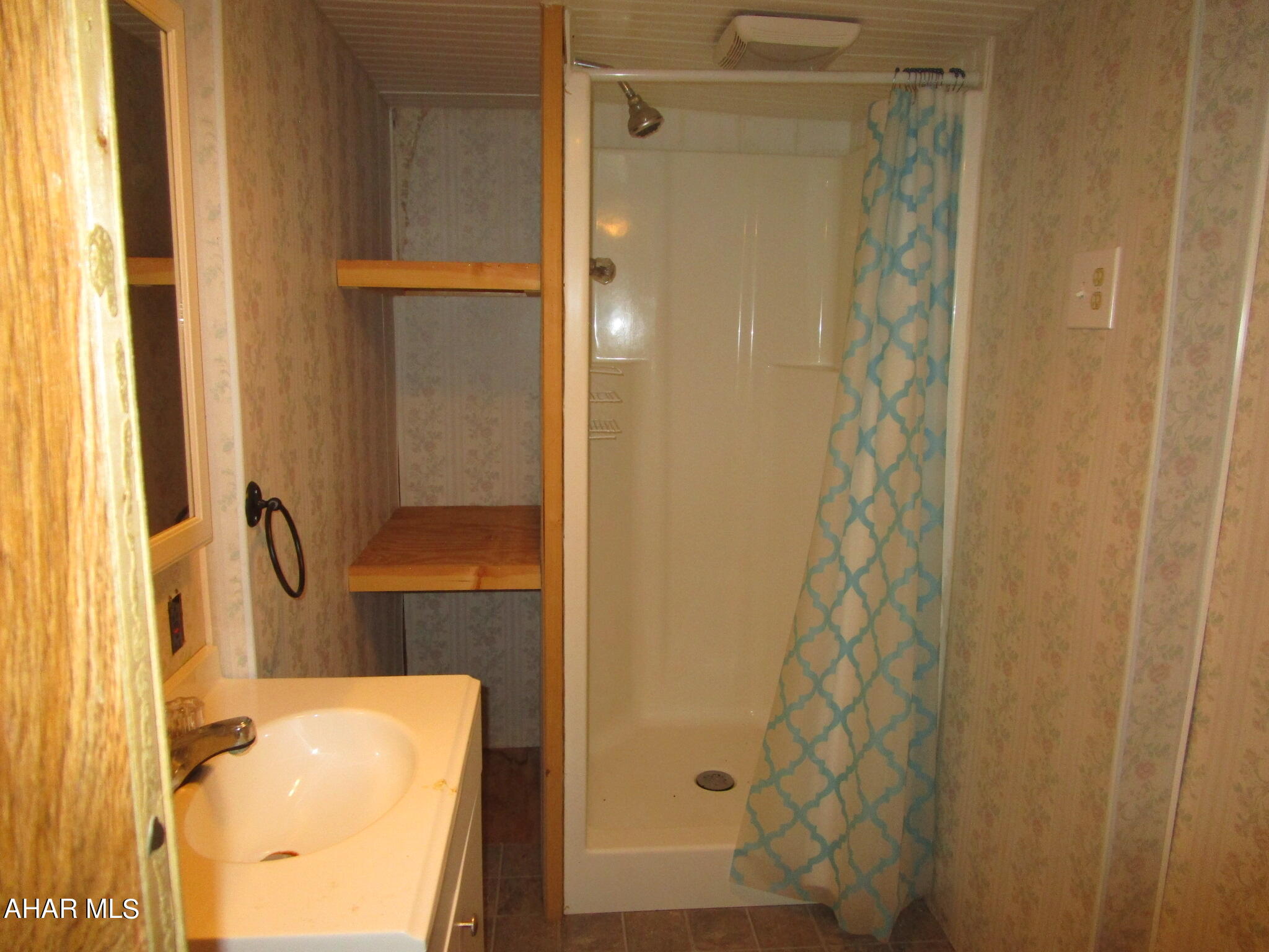 Glendale Yearound - Residential