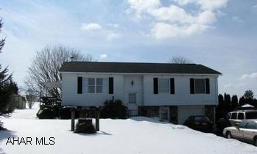 Well maintained home in move in condition. Neutral carpet & tile throughout. Deck off the kitchen entry. Mature landscape, lower level family room w/ large wood stove. Excellent value and a great home for the 1st time home buyer. Well maintained home in move in condition. Neutral carpet & tile throughout. Deck off the kitchen entry. Mature landscape, lower level family room w/ large wood stove. Excellent value & a great home for the 1st time home buyer! * CONTACT FRANK PANNEBAKER FOR CONTINGENCY INFO*