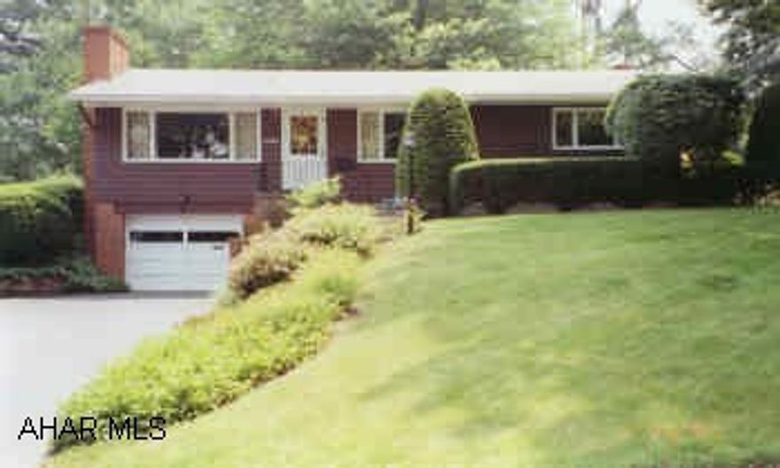 IMMACULATE 3 BEDROOM RANCH IN HIGHLAND PARK AREA. FIREPLACE, CENTRAL AIR, ALL APPLIANCES, REC. ROOM IN BASEMENT. IMMACULATE 3 BEDROOM RANCH IN HIGHLAND PARK AREA. FIREPLACE, CENTRAL AIR, ALL APPLIANCES, REC. ROOM IN BASEMENT. NO POSSESSION BEFORE JUNE 10, 2002.