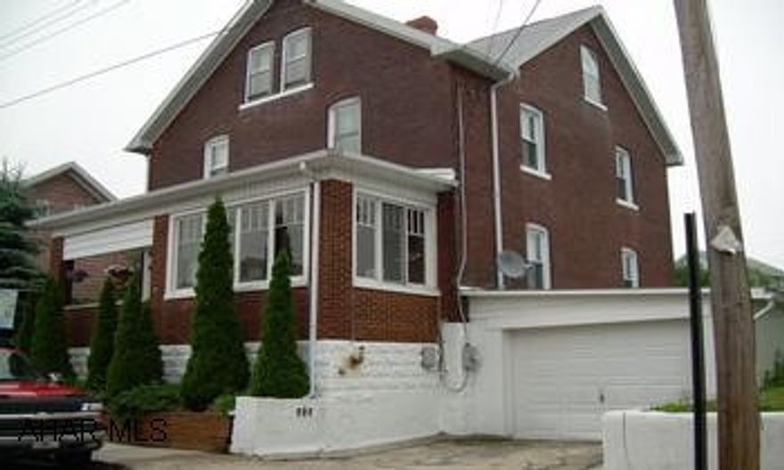 IMMACULATE WELL MAINTAINED TWO STORY BRICK, 4 TH BEDROOM USED AS A WALK IN CLOSET, LARGE DECK WITH HOT TUB.  ATTIC PARTIALLY FINISHED WITH OUT HEAT WITH A LITTLE WORK COULD BE USED AS ADDITIONAL BEDROOMS MANDATORY 48 HOUR NOTICE, LISTING AGENT MUST HAVE A PRE QUALIFICATION LETTER PRIOR TO SHOWING-- CAN NOT CLOSE BEFORE 10-1-07