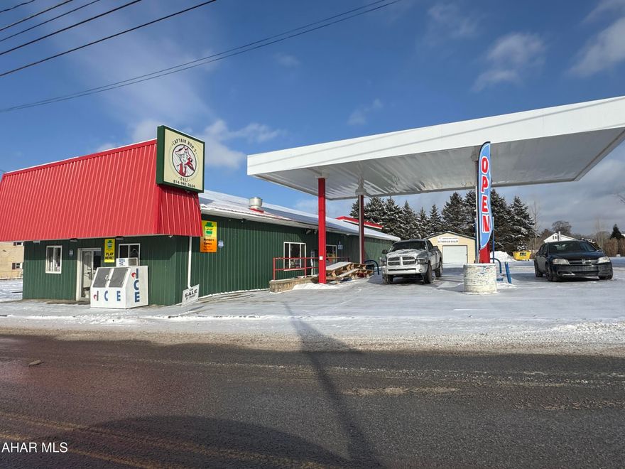 Well equipped convenience store with restaurant on SR 36, a heavily traveled road for the area. Equipment Inventory and business included. The building has undergone updating over the years and is considered to be in good condition. Great opportunity to own your own business.