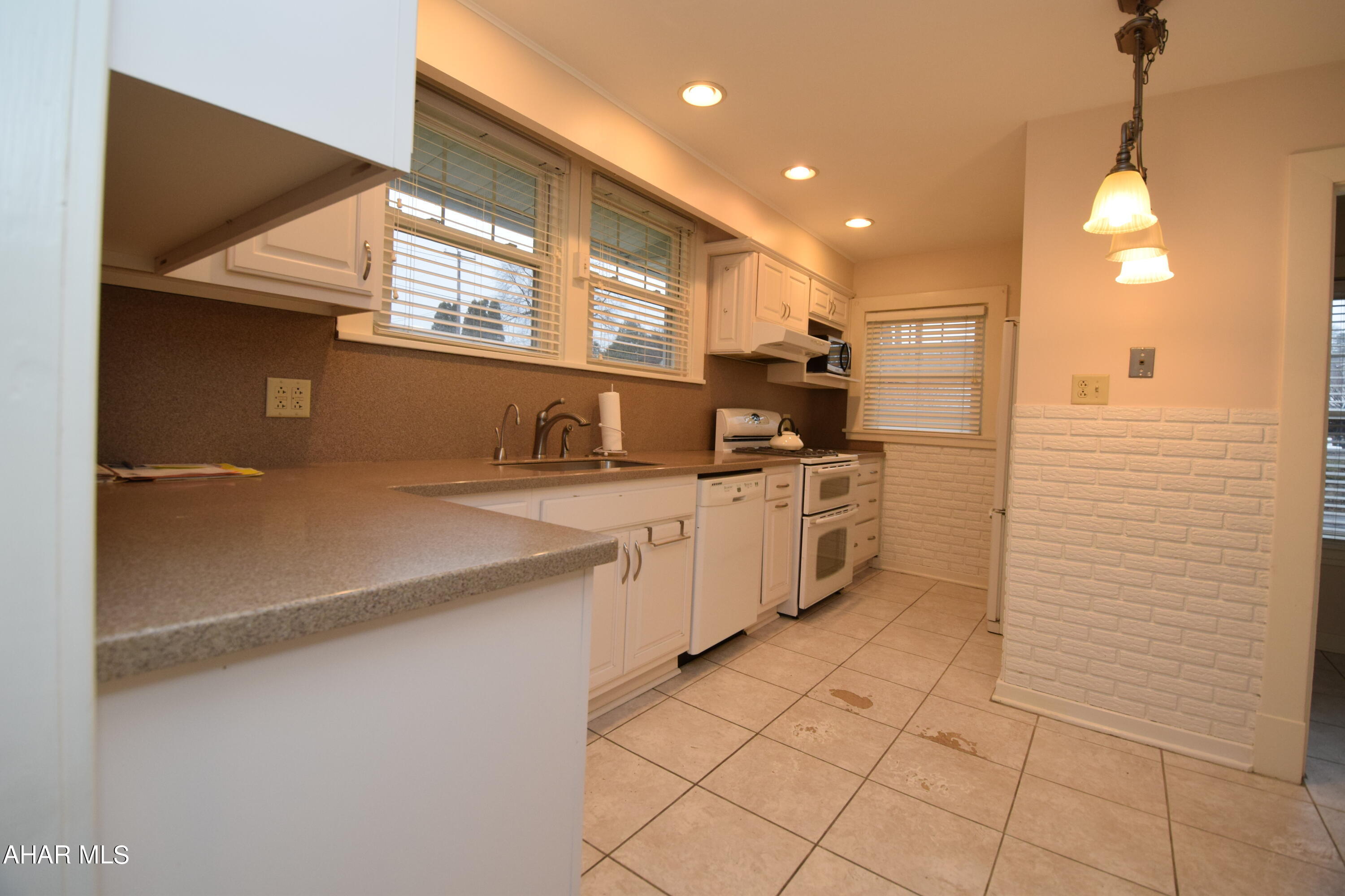 Llyswen - Residential