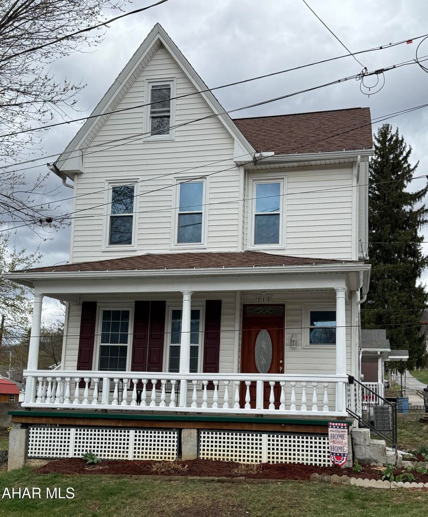 This beautifully remodeled home offers the perfect blend of modern updates and classic charm. Located on a spacious corner lot, this home features 3 Bedrooms with plenty of space for family, guests, or an office. A remodeled kitchen and bathroom adds even more comfort to this home. Enjoy the brand new appliances and granite countertop while preparing meals. Beautifully crafted trim throughout the home adds character and sophistication. The 2 car garage provides ample space for your vehicles and storage needs. Additional parking or a perfect spot for keeping your vehicle shaded in the carport adjacent to the garage. The spacious yard is great for outdoor entertaining or relaxing.
Don't miss out on this gem - schedule a tour today!